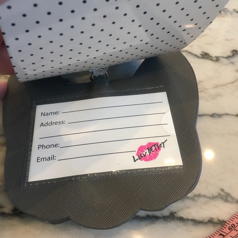 NWT Betsey Johnson Jumbo Luggage Tag - Picture 3 of 5